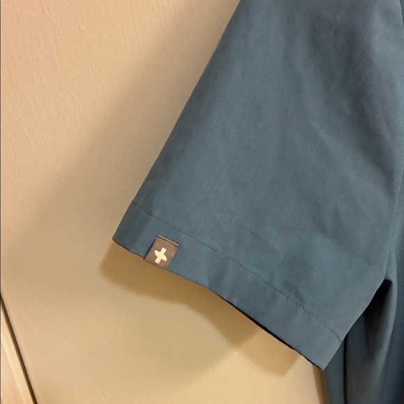 Figs Oran Cool Blue V-Neck Scrub Top in Sz XXS - Picture 2 of 8